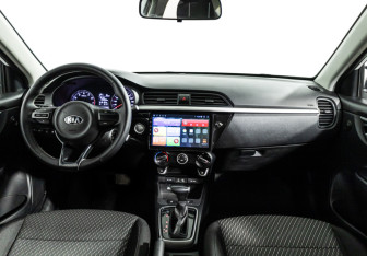 Подержанный автомобиль Kia Rio Sedan 2017 года (13 фото)