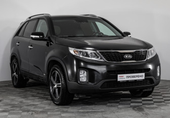 Подержанный автомобиль Kia Sorento 2017 года (3 фото)
