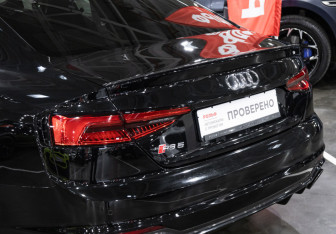 Подержанный автомобиль Audi RS 5 Coupe 2017 года (17 фото)
