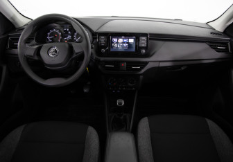 Подержанный автомобиль Skoda Rapid Liftback 2020 года (9 фото)