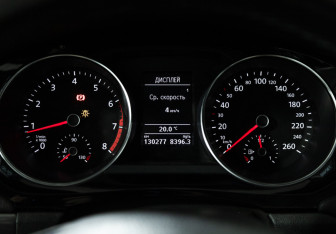 Подержанный автомобиль Volkswagen Jetta Sedan 2016 года (12 фото)