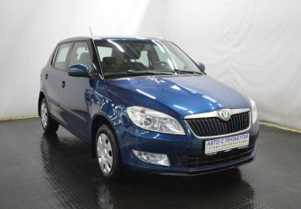 Подержанный автомобиль Skoda Fabia Hatchback 2011 года (3 фото)