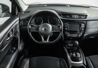 Подержанный автомобиль Nissan Qashqai 2020 года (11 фото)