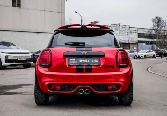 Подержанный автомобиль MINI Hatch 2019 года (8 фото)