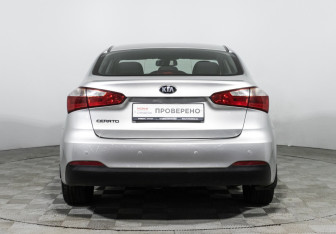 Подержанный автомобиль Kia Cerato Sedan 2013 года (6 фото)