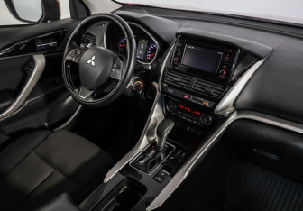 Подержанный автомобиль Mitsubishi Eclipse Cross 2021 года (9 фото)