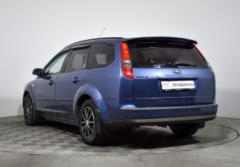 Подержанный автомобиль Ford Focus Wagon 2006 года (7 фото)