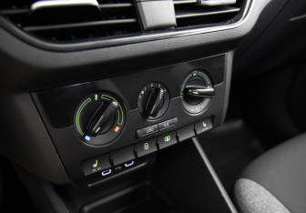Подержанный автомобиль Skoda Rapid Liftback 2020 года (14 фото)