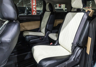 Подержанный автомобиль Kia Carnival 2021 года (13 фото)