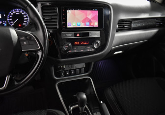 Подержанный автомобиль Mitsubishi Outlander 2018 года (17 фото)