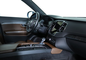 Подержанный автомобиль Volvo XC90 2020 года (10 фото)