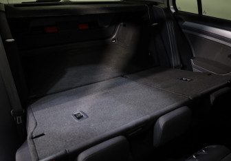 Подержанный автомобиль Volkswagen Golf Hatchback 2013 года (21 фото)