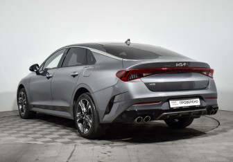 Подержанный автомобиль Kia K5 2024 года (7 фото)