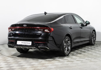 Подержанный автомобиль Kia K5 2020 года (5 фото)