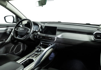 Подержанный автомобиль Geely Coolray 2023 года (9 фото)