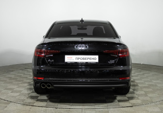 Подержанный автомобиль Audi A4 Sedan 2018 года (6 фото)