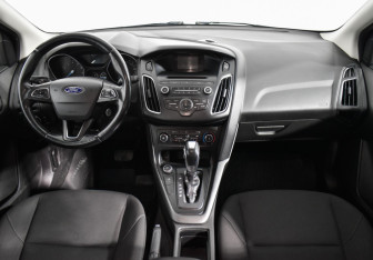 Подержанный автомобиль Ford Focus Hatchback 2017 года (13 фото)
