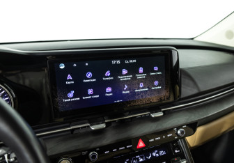 Подержанный автомобиль Kia Carnival 2021 года (16 фото)