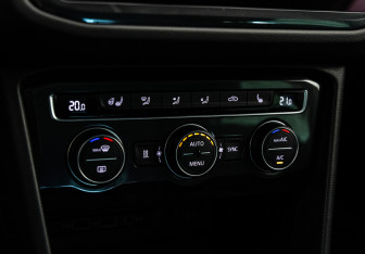 Подержанный автомобиль Volkswagen Tiguan 2019 года (16 фото)