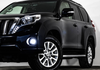 Подержанный автомобиль Toyota Land Cruiser Prado 2016 года (3 фото)