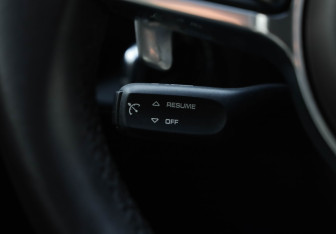 Подержанный автомобиль Porsche Macan 2014 года (16 фото)