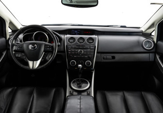 Подержанный автомобиль Mazda CX-7 2011 года (10 фото)