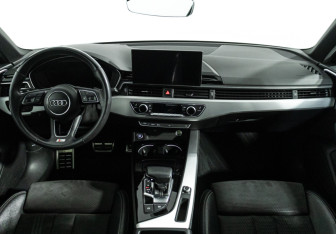 Подержанный автомобиль Audi A4 Sedan 2020 года (13 фото)
