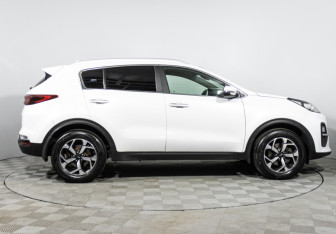 Подержанный автомобиль Kia Sportage 2021 года (4 фото)