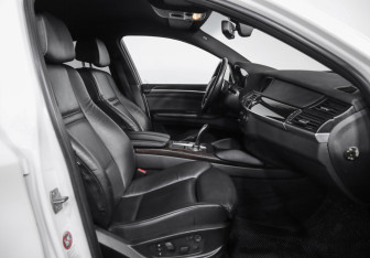 Подержанный автомобиль BMW X6 2013 года (22 фото)