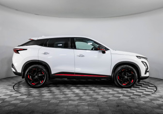 Подержанный автомобиль Omoda C5 2023 года (4 фото)