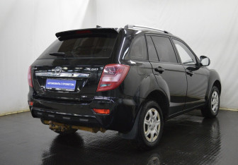 Подержанный автомобиль Lifan X60 2015 года (5 фото)