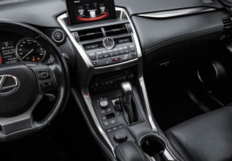 Подержанный автомобиль Lexus NX 2016 года (19 фото)