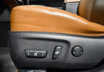 Подержанный автомобиль Toyota Camry Sedan 2016 года (15 фото)