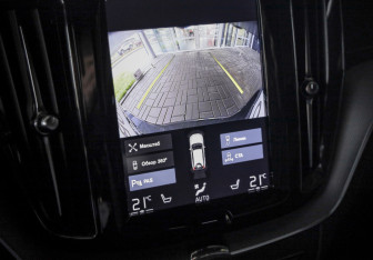 Подержанный автомобиль Volvo XC60 2019 года (17 фото)