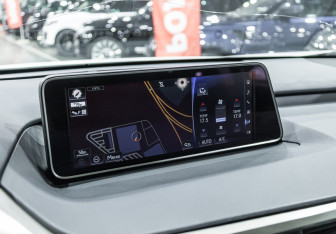Подержанный автомобиль Lexus RX 2019 года (18 фото)