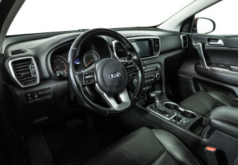 Подержанный автомобиль Kia Sportage 2018 года (11 фото)