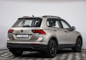 Подержанный автомобиль Volkswagen Tiguan 2021 года (5 фото)
