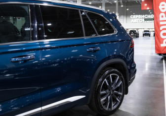 Подержанный автомобиль Geely Monjaro 2023 года (3 фото)