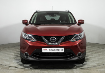 Подержанный автомобиль Nissan Qashqai 2014 года (2 фото)