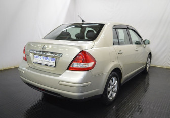 Подержанный автомобиль Nissan Tiida Sedan 2008 года (5 фото)