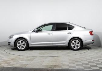 Подержанный автомобиль Skoda Octavia Liftback 2013 года (9 фото)