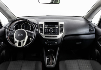 Подержанный автомобиль Kia Venga 2016 года (10 фото)