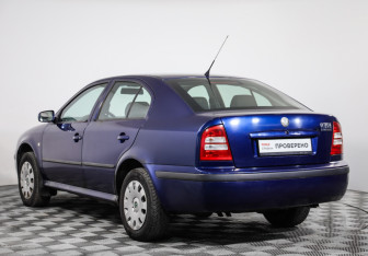 Подержанный автомобиль Skoda Octavia Liftback 2007 года (7 фото)