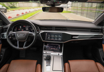 Подержанный автомобиль Audi A7 2020 года (11 фото)