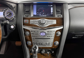 Подержанный автомобиль Infiniti QX80 2018 года (17 фото)