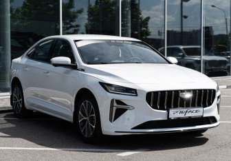 Новый Geely Preface 2024 (3 фото)