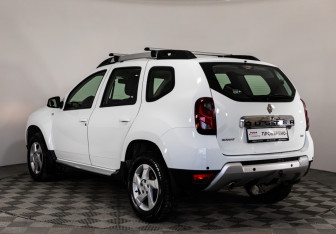 Подержанный автомобиль Renault Duster 2018 года (7 фото)