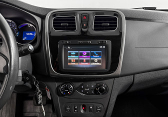 Подержанный автомобиль Renault Sandero 2016 года (17 фото)