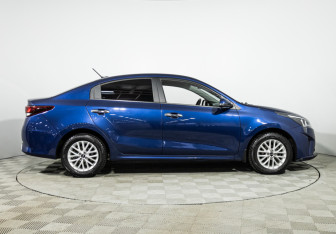 Подержанный автомобиль Kia Rio Sedan 2021 года (4 фото)