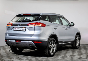 Подержанный автомобиль Geely Atlas 2018 года (5 фото)